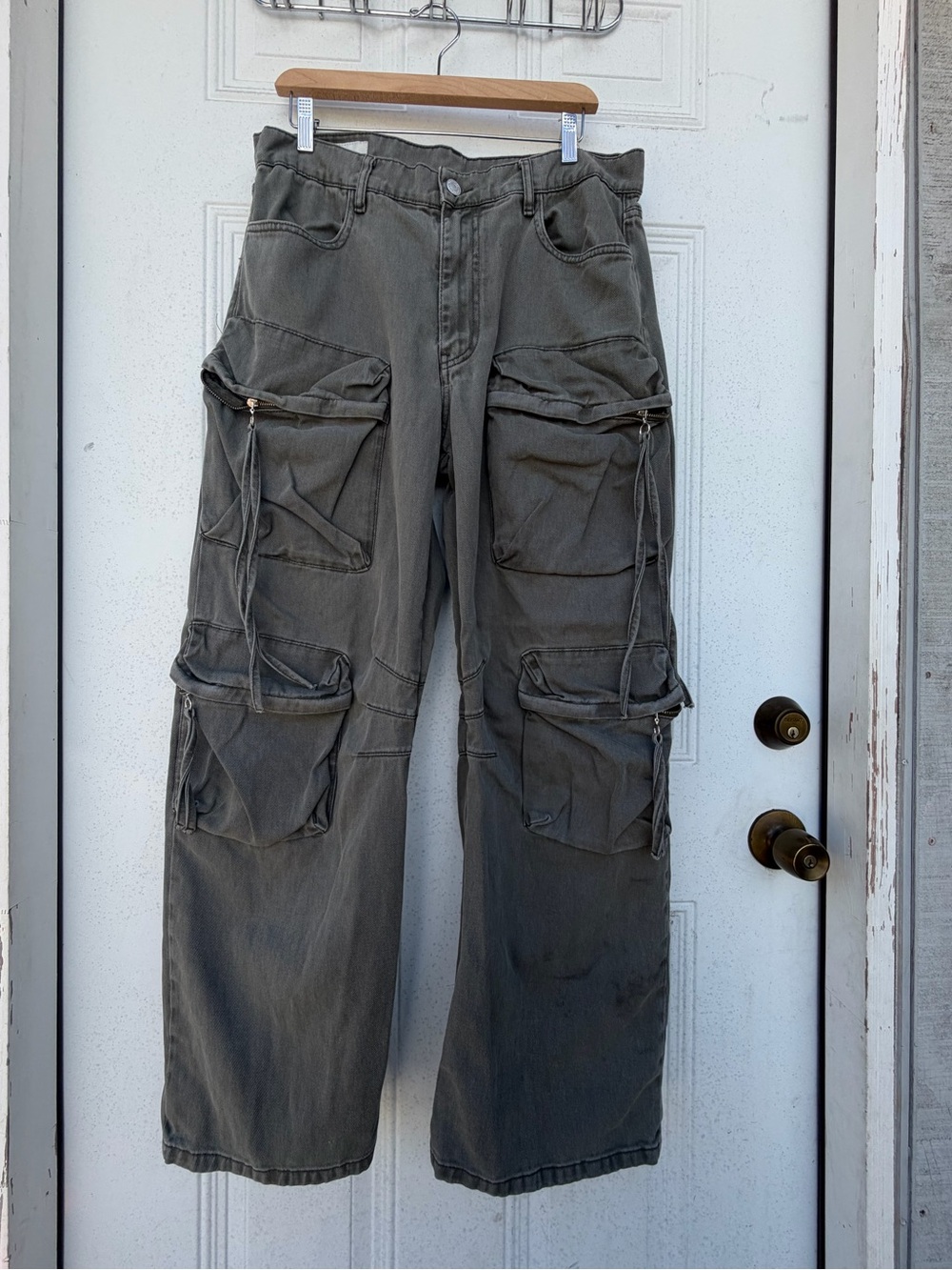 Zara Men's Cargo Pants in Olive